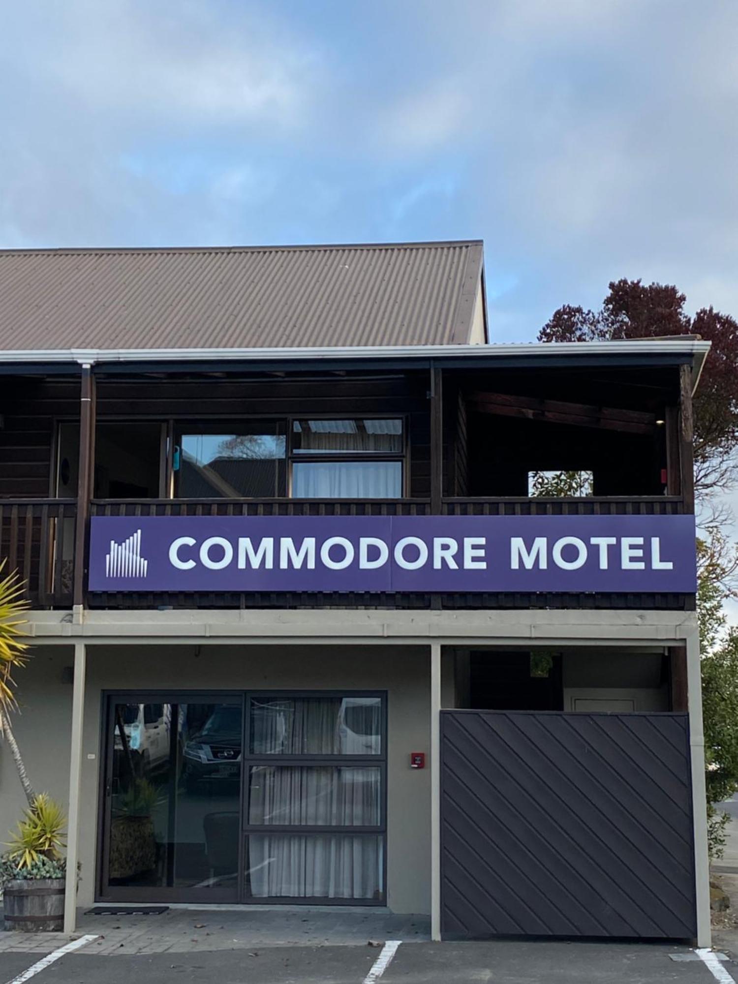 Commodore Motel Dunedin Ngoại thất bức ảnh